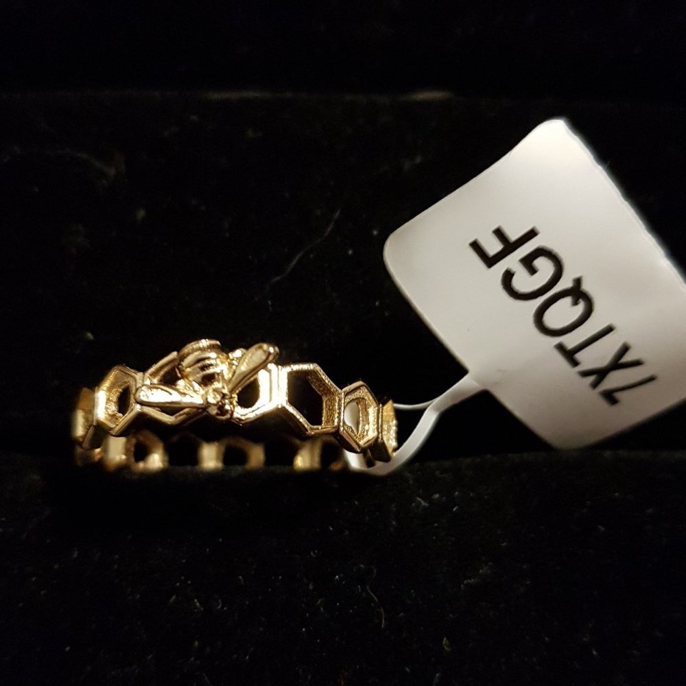 Beautiful Bumble Bee collection Ring - Picture 5 of 5